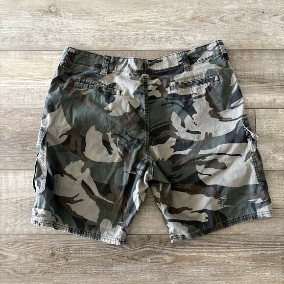 Wrangler Men's Size 38 Camo Cargo Shorts | Green Relaxed Fit Outdoor Utility - Picture 9 of 9